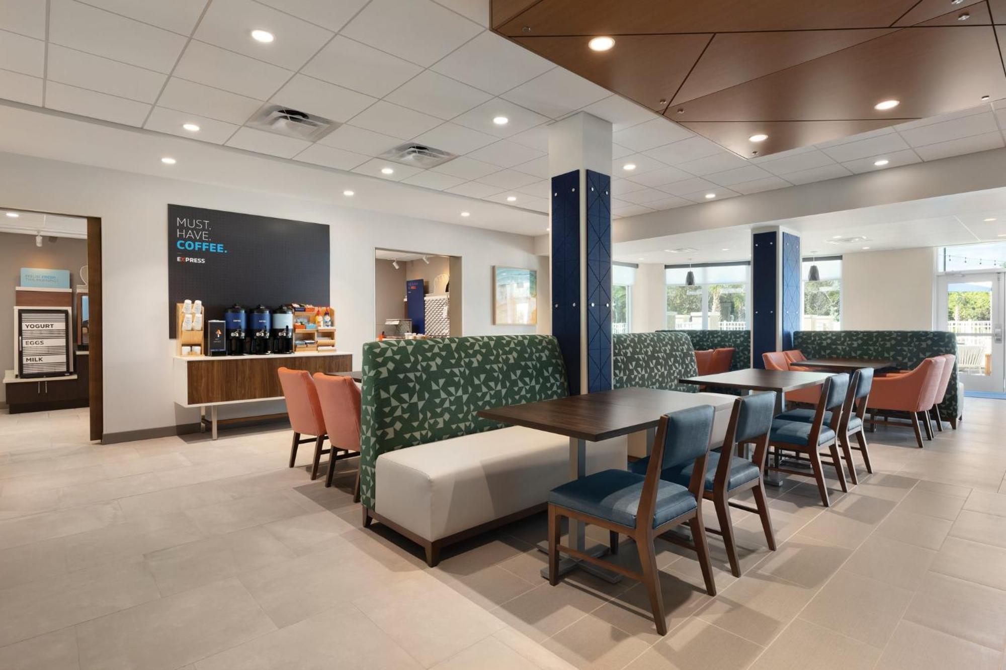 Holiday Inn Express Cape Canaveral By Ihg Exterior foto